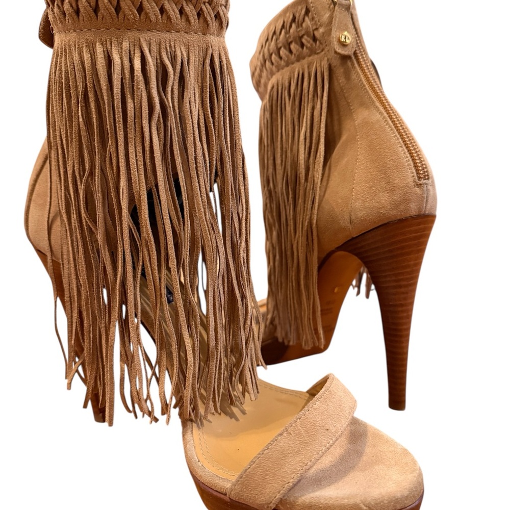 RALPH LAUREN • SANDALS
Women • Size US 8 • Good condition